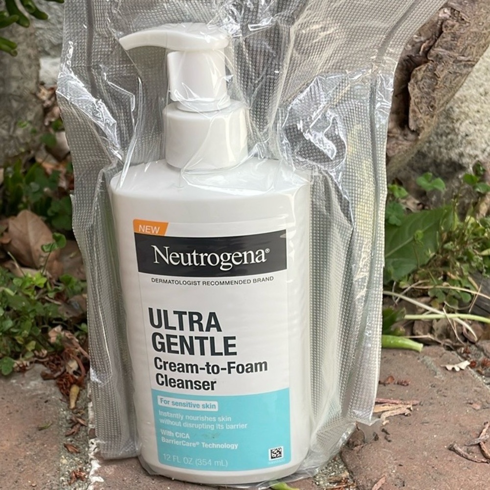 NEUTROGENA 12 OZ Ultra Gentle Cream-to-Foam Face Cleanser - Fragrance Free Pump